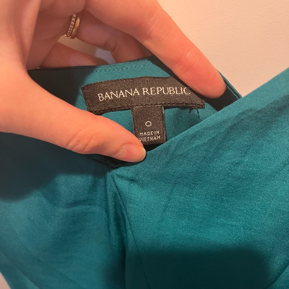 Banana Republic emerald wrap silky dress - Picture 5 of 9